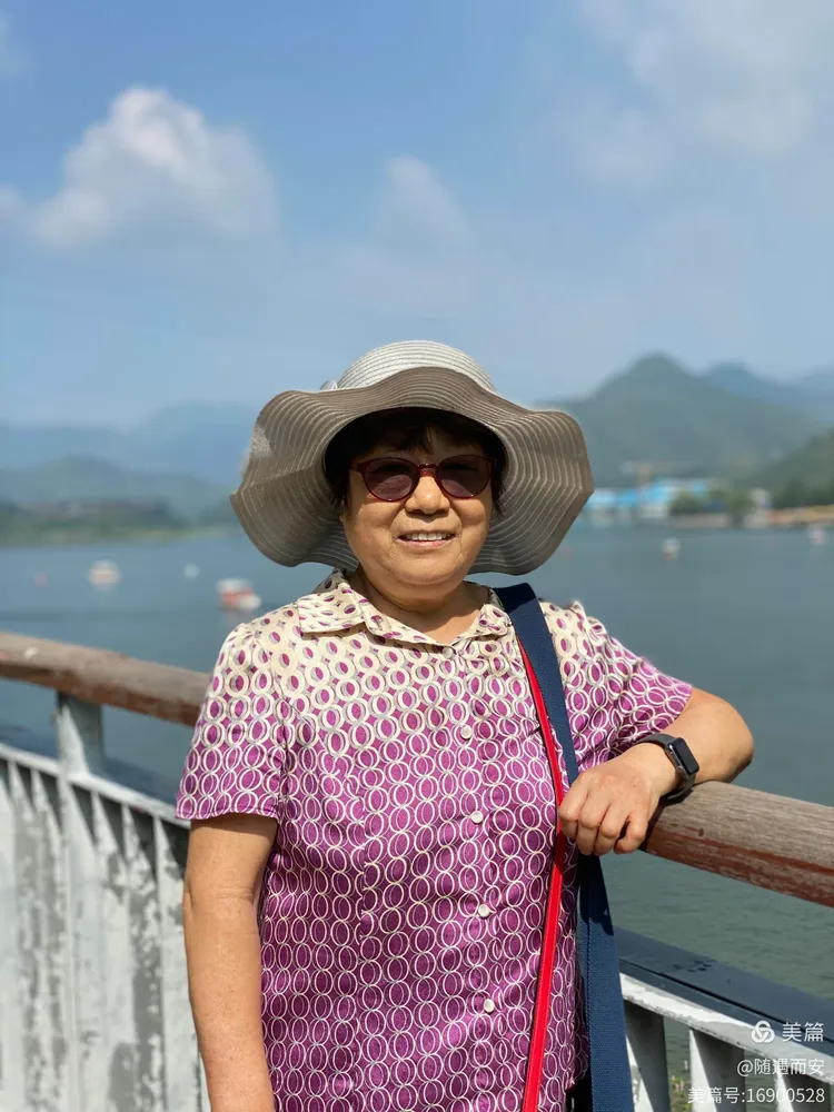 开云APP-包含九游体育网站:湖畔水上皮划艇大赛，身心放松的极致体验的词条